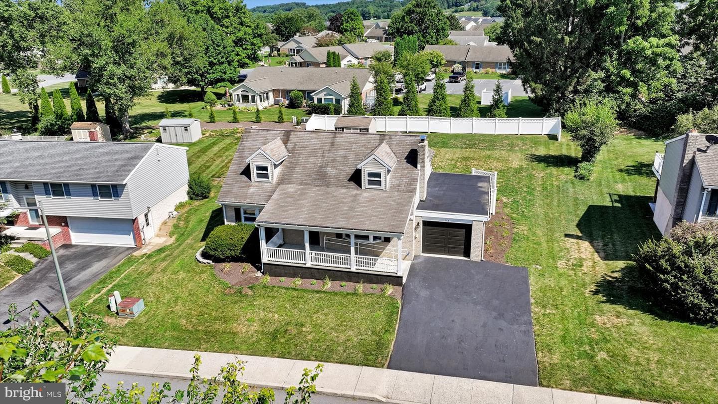 143 S Oak Street photo 26