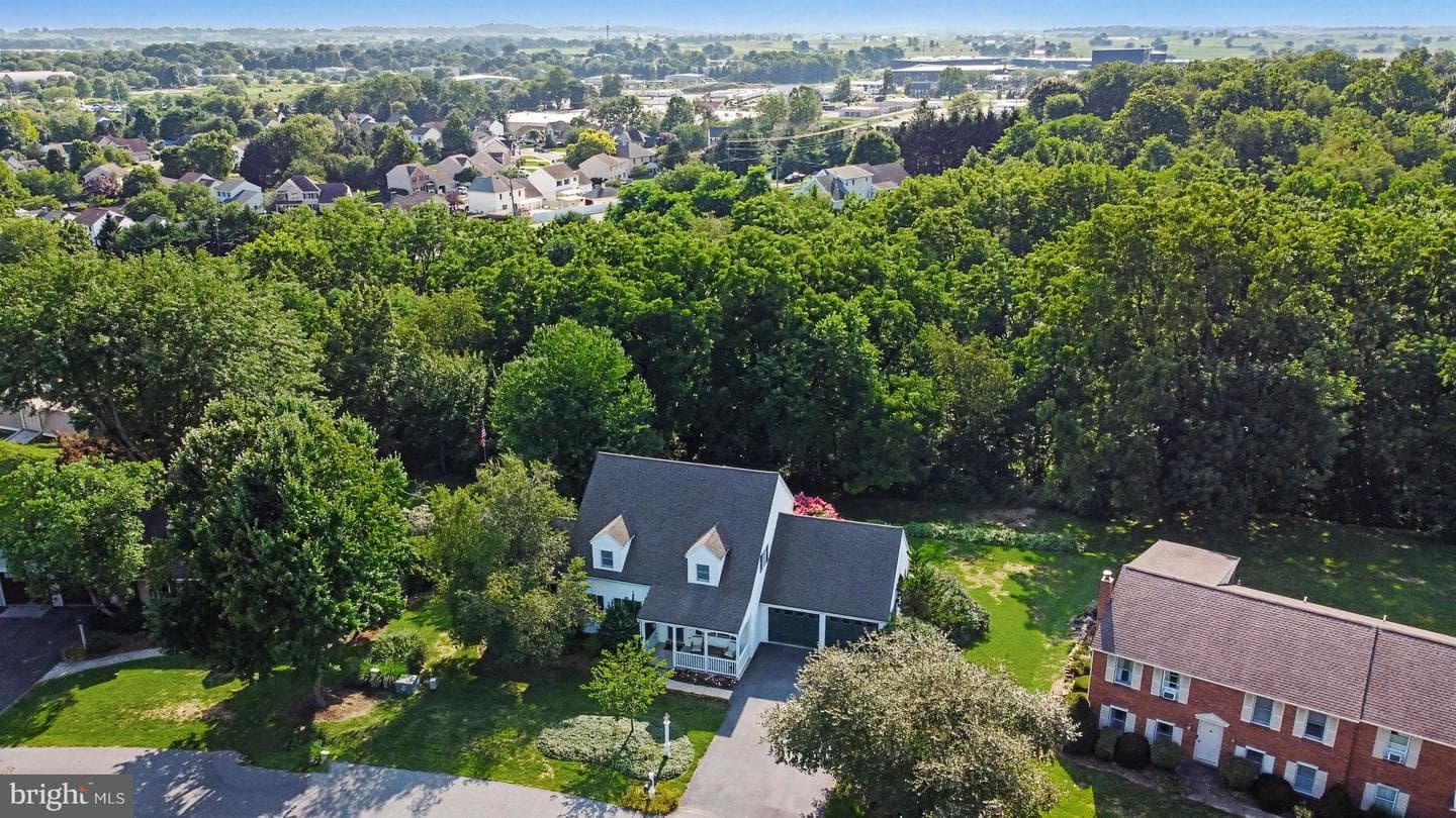 519 Colonial Crescent Drive photo 43