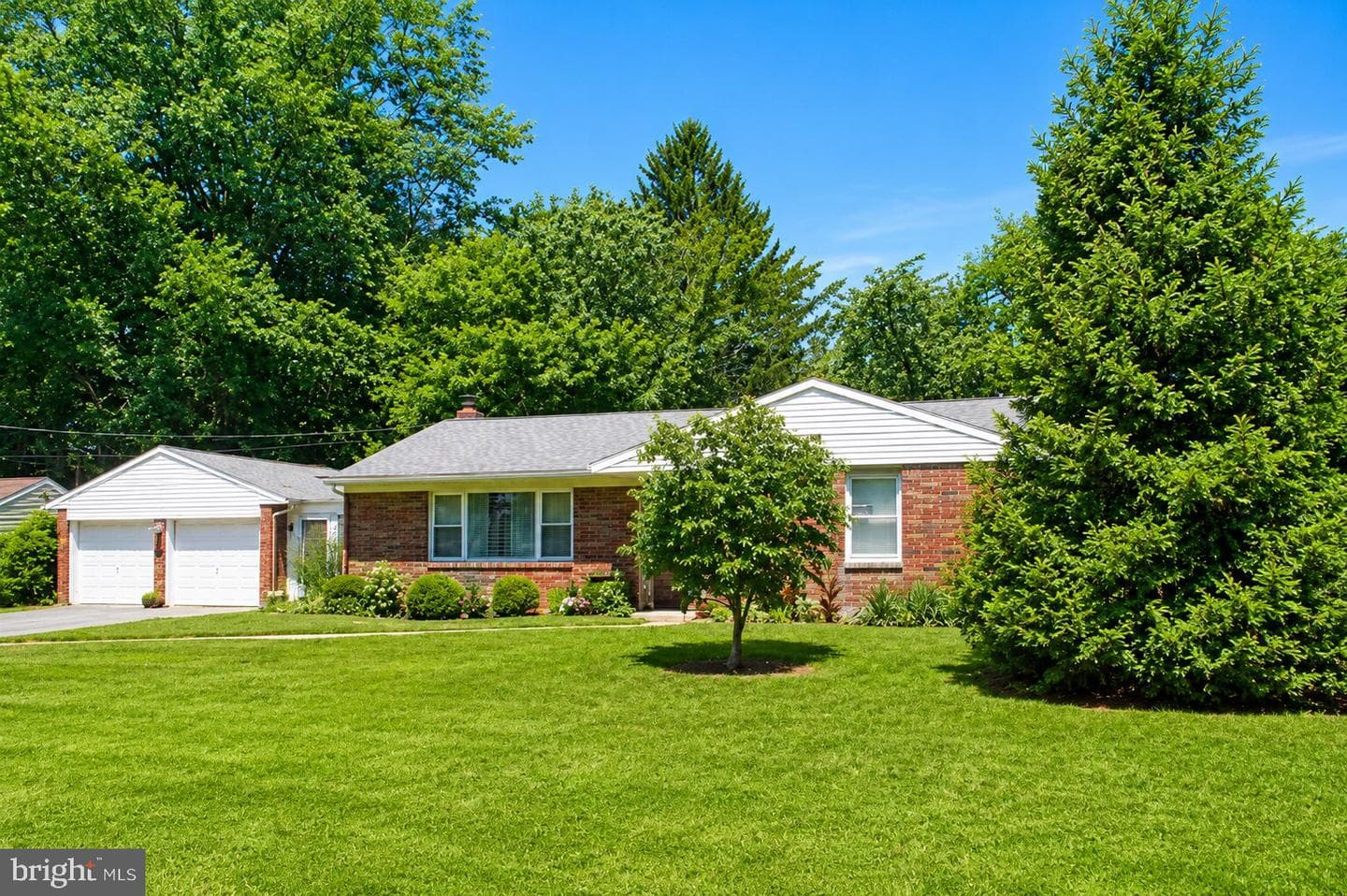 625 Hampden Road photo 1