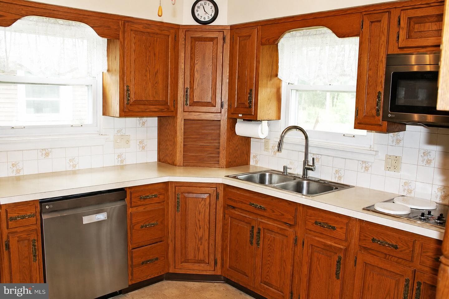 625 Hampden Road photo 12