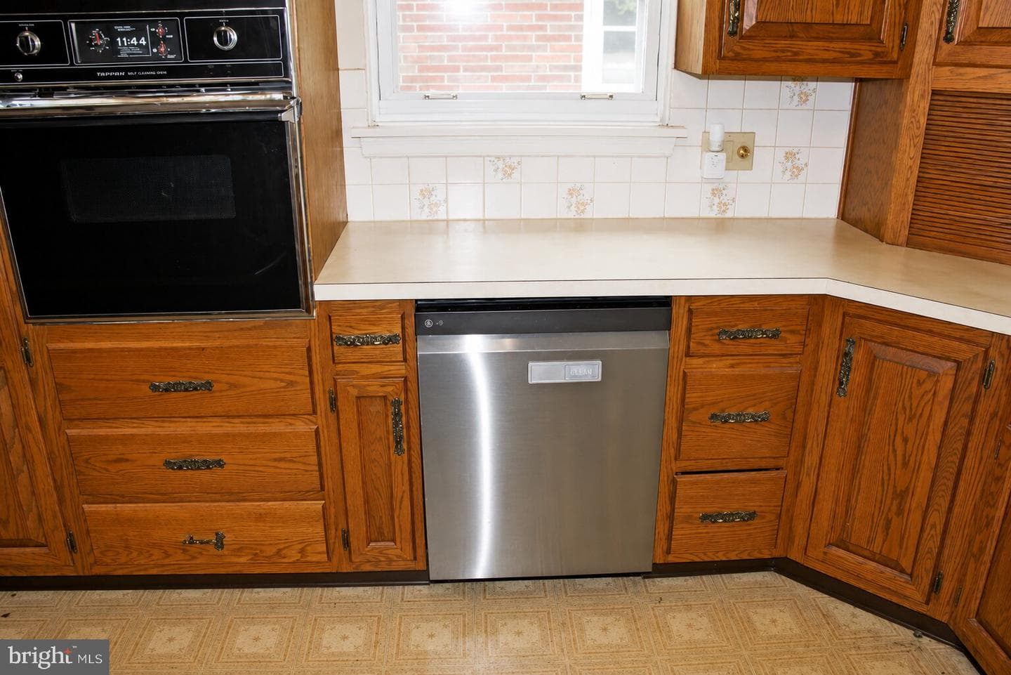 625 Hampden Road photo 17