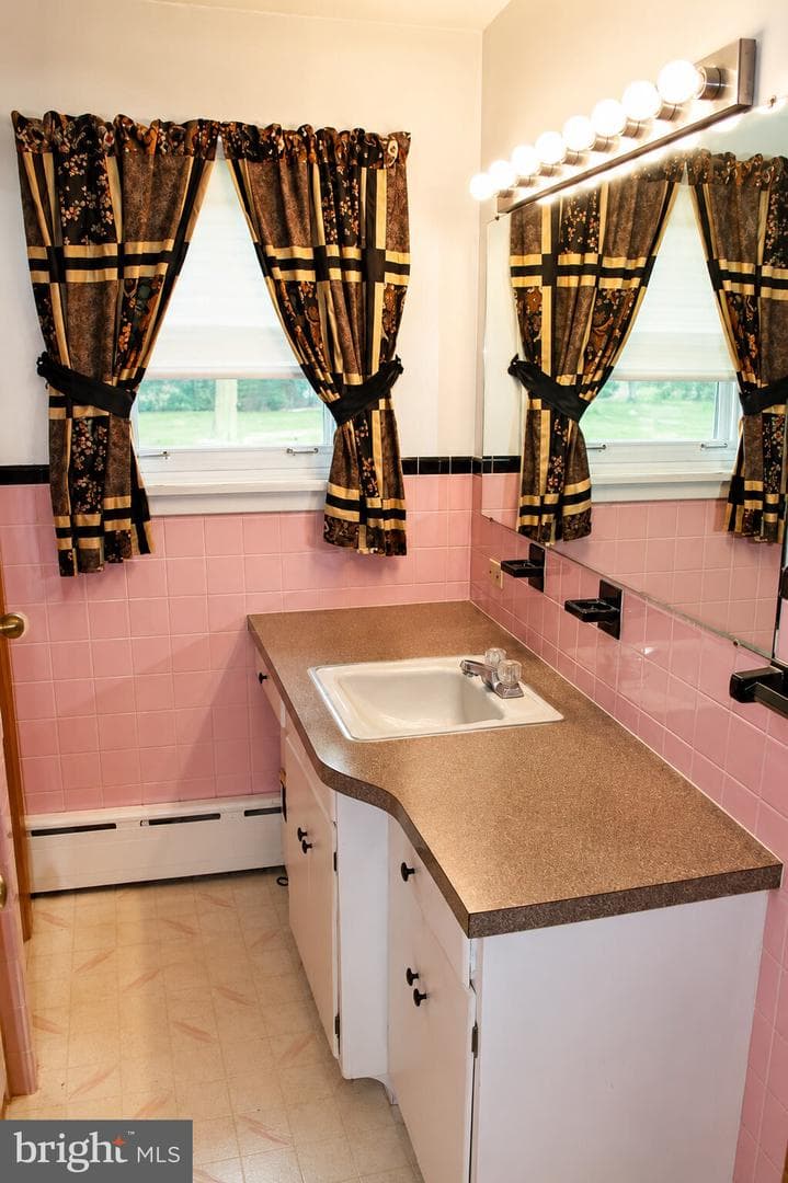 625 Hampden Road photo 33