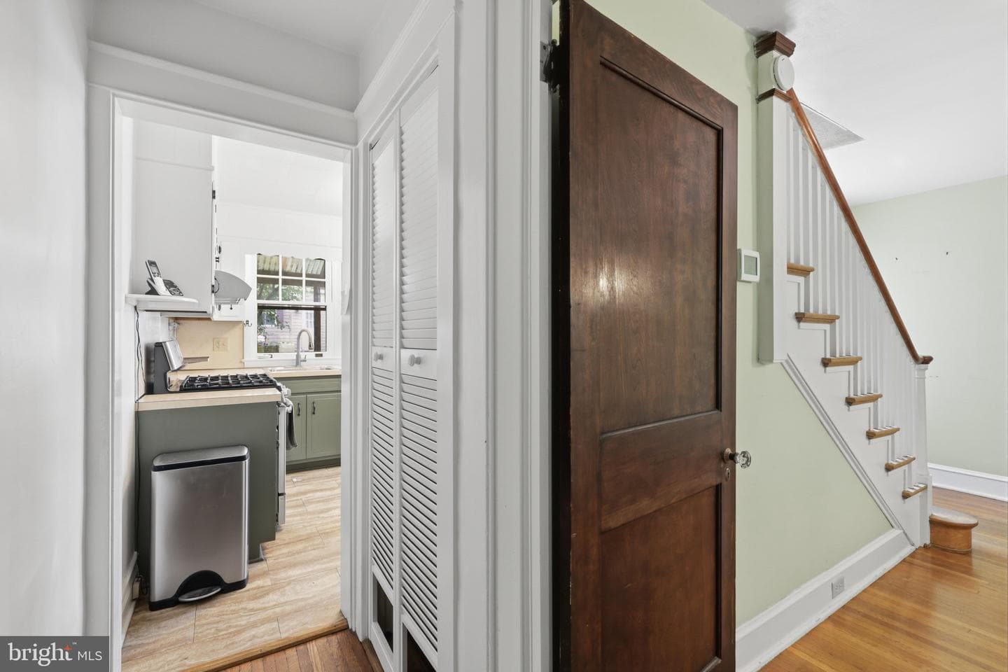 559 W Walnut Street photo 10