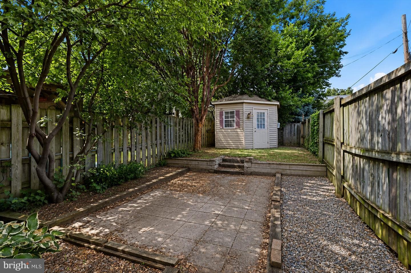 559 W Walnut Street photo 31
