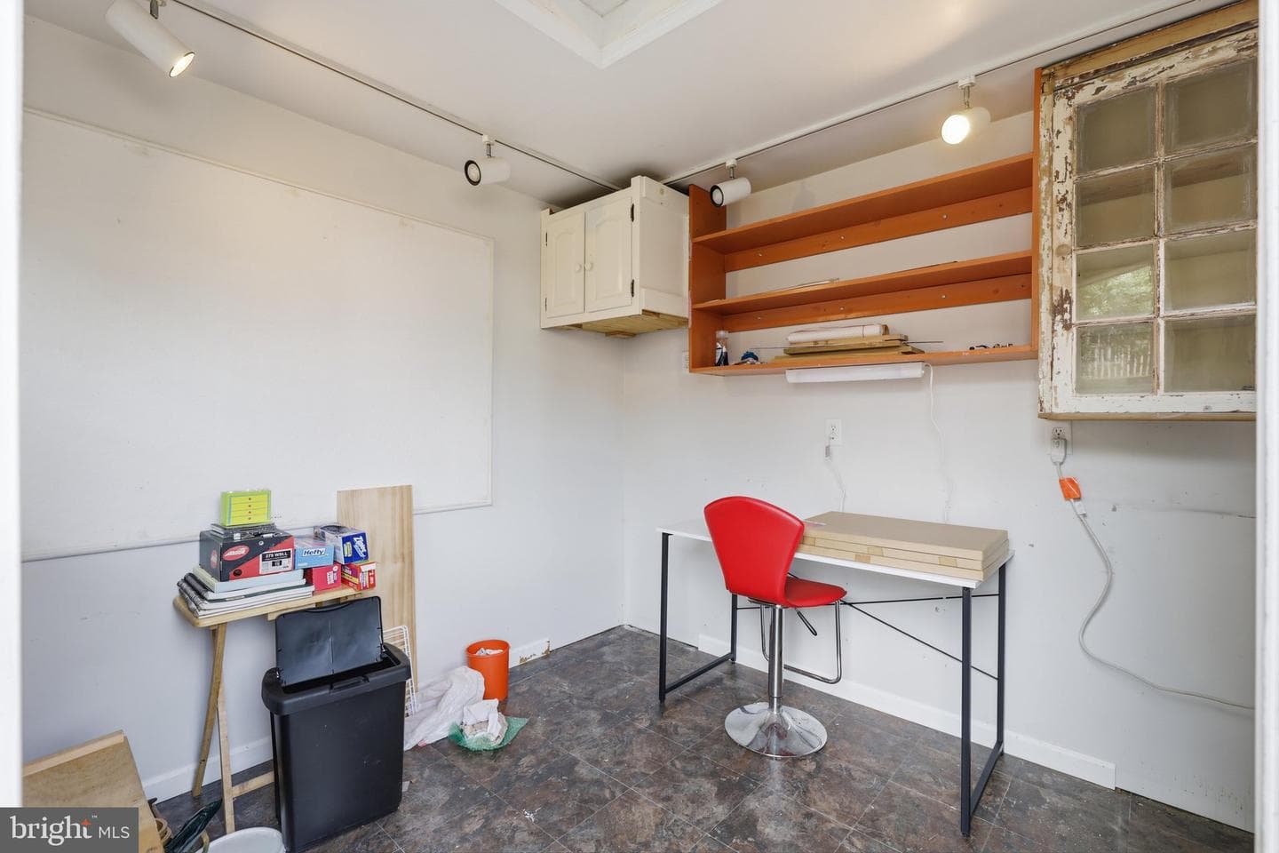 559 W Walnut Street photo 33