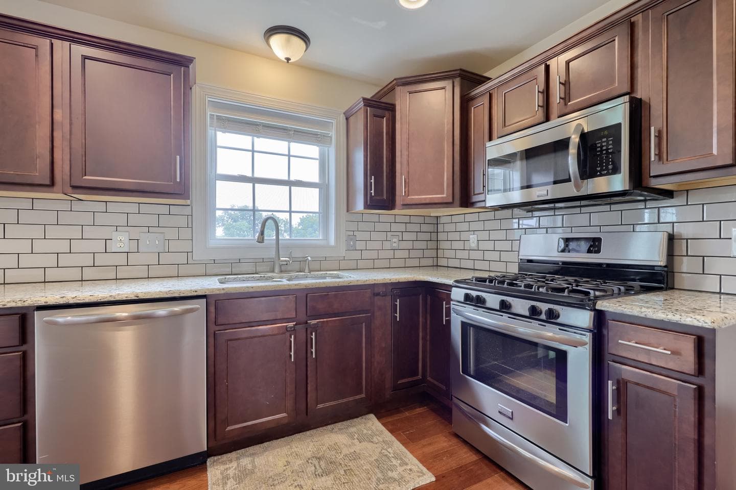 233 Loghes Drive photo 19