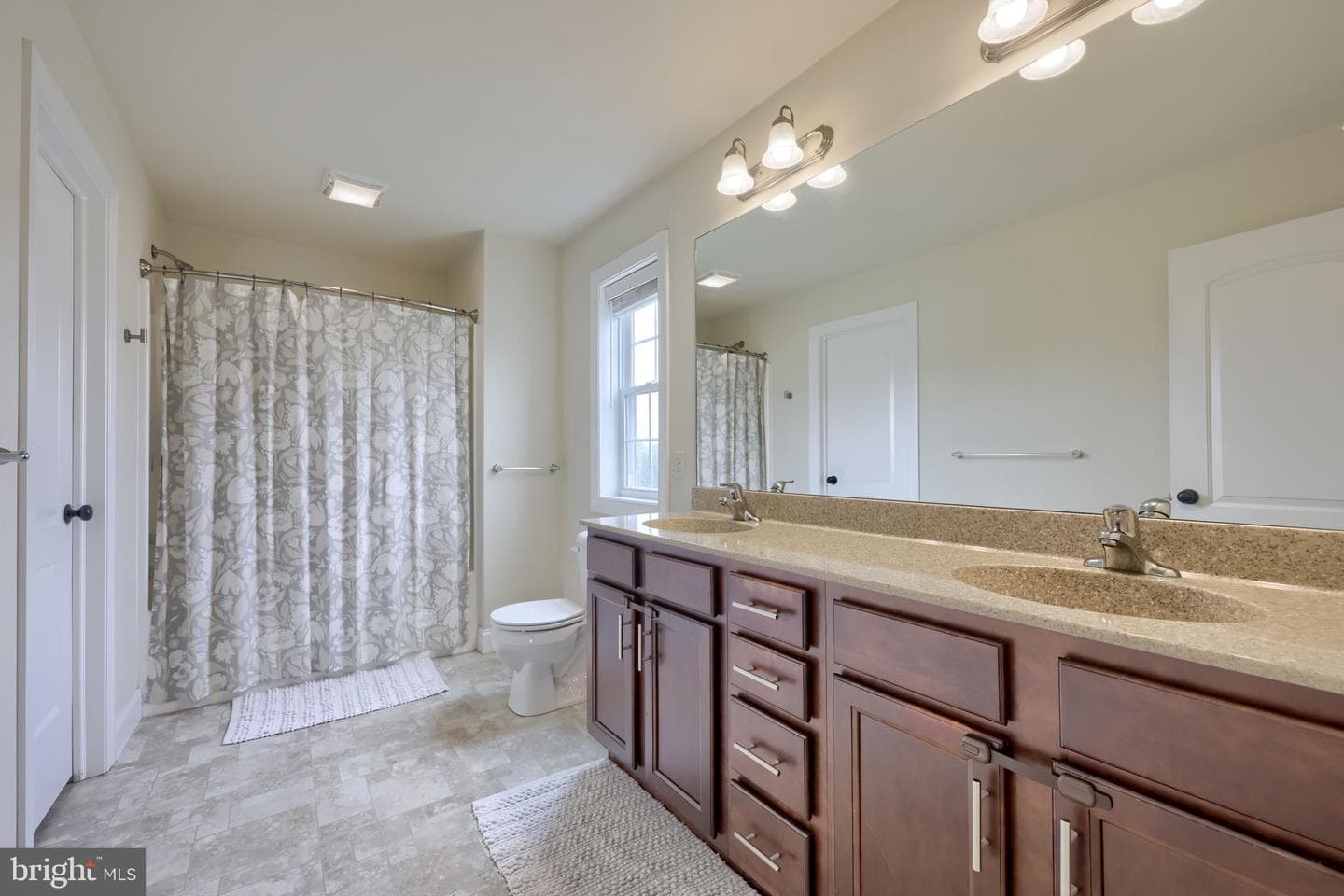 233 Loghes Drive photo 24
