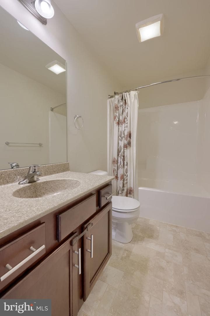 233 Loghes Drive photo 26