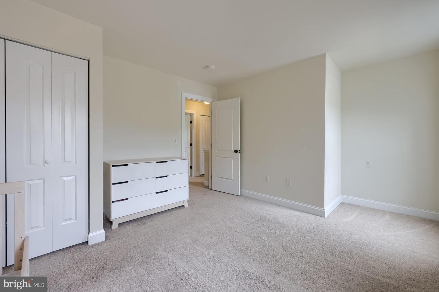 233 Loghes Drive photo 28