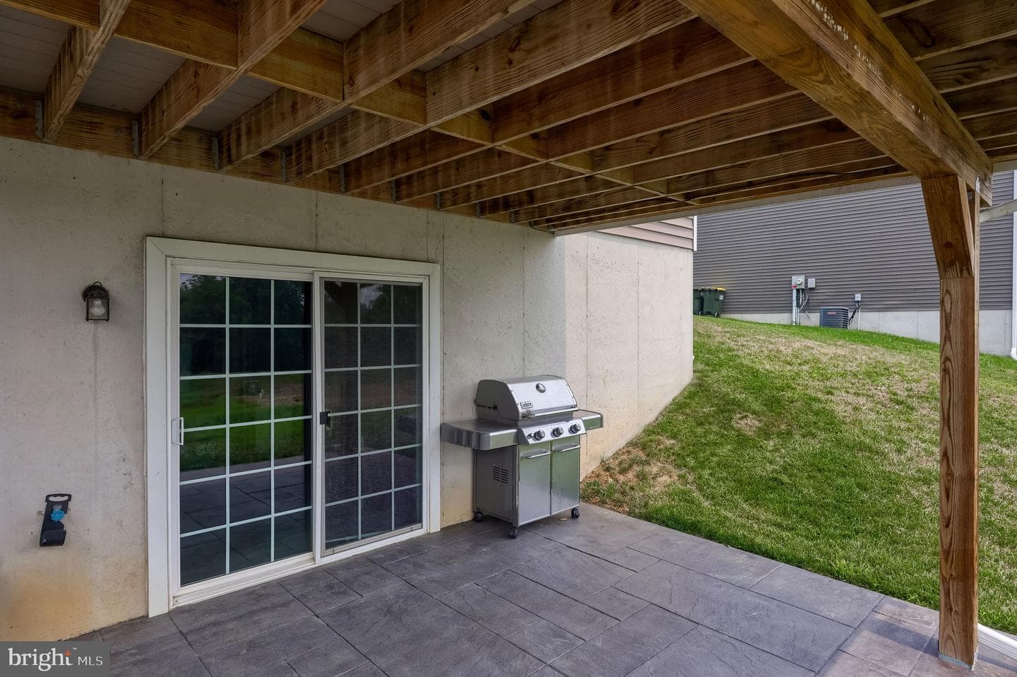 233 Loghes Drive photo 33