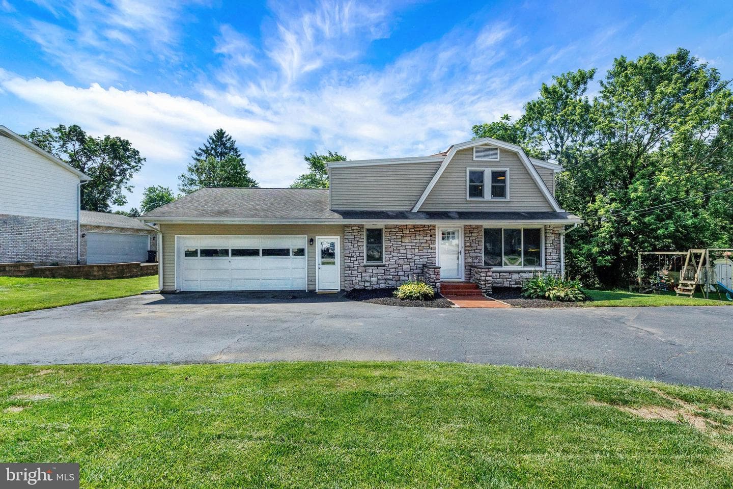2050 Stonecrest Drive, Lancaster