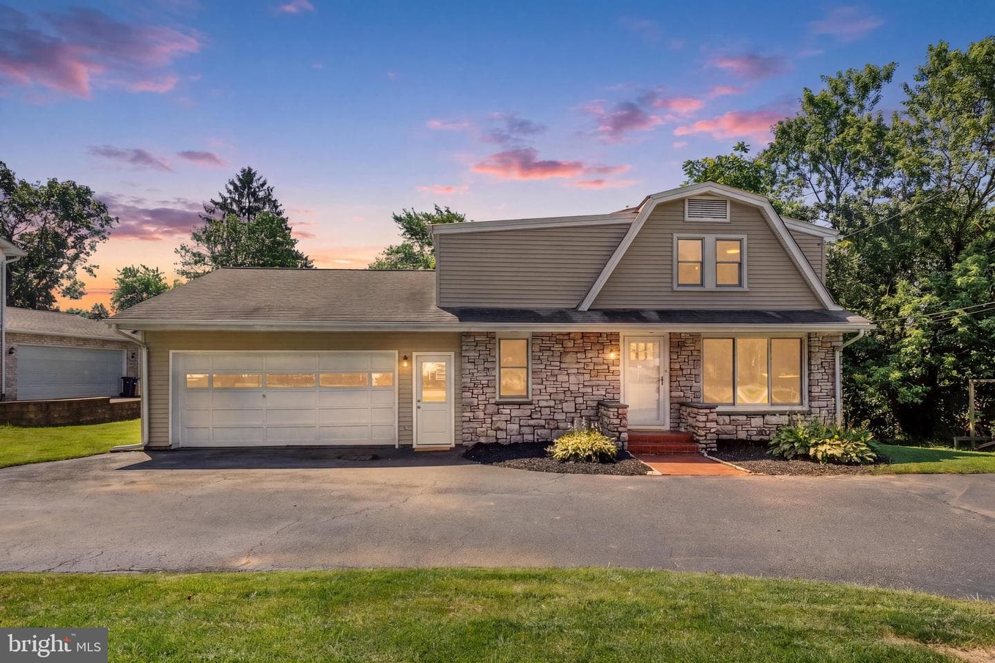 2050 Stonecrest Drive, Lancaster