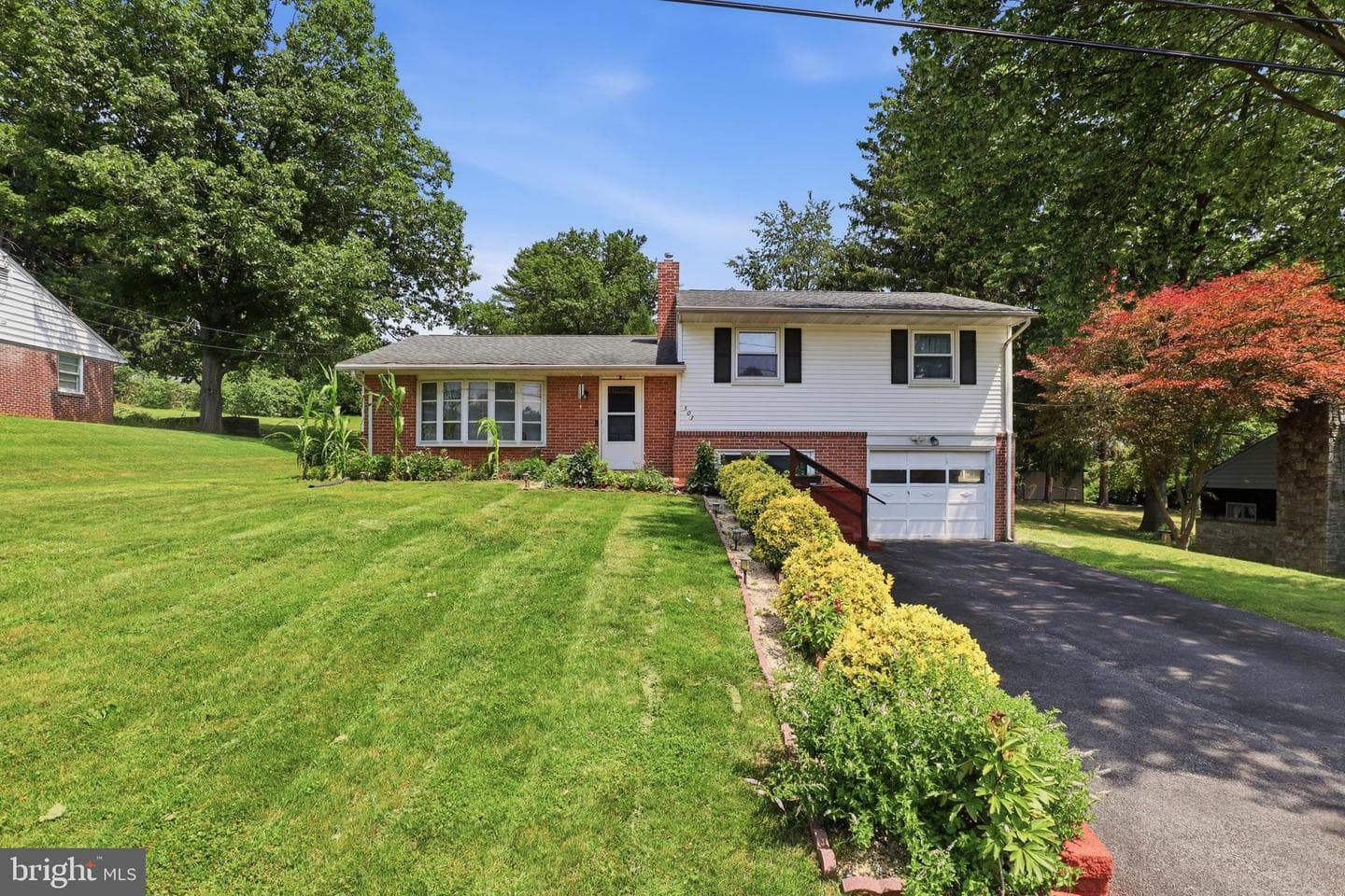 503 Fairway Drive, Lancaster