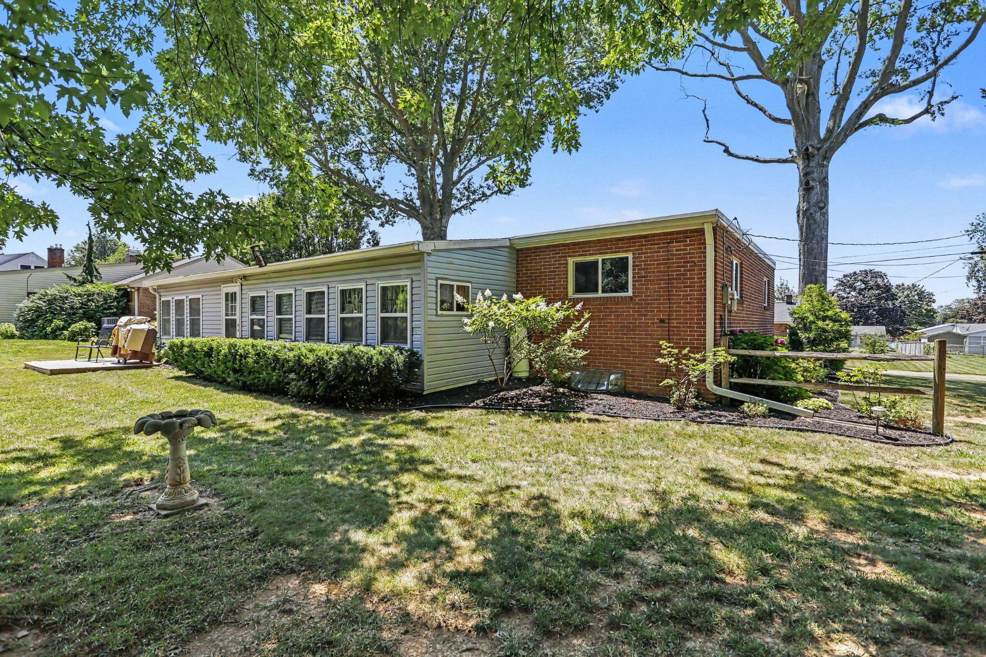 315 S Hillcrest Avenue photo 28