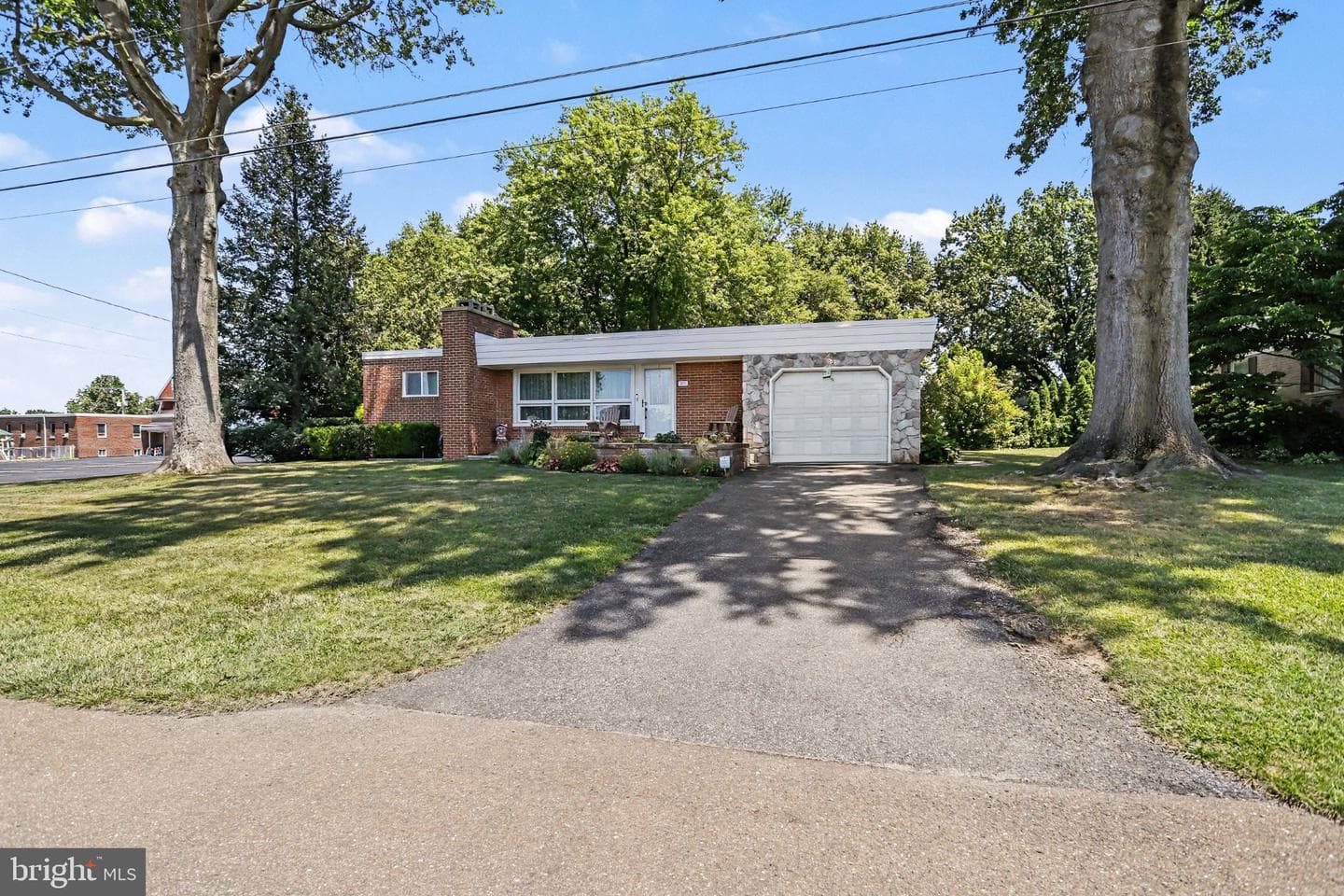 315 S Hillcrest Avenue photo 3