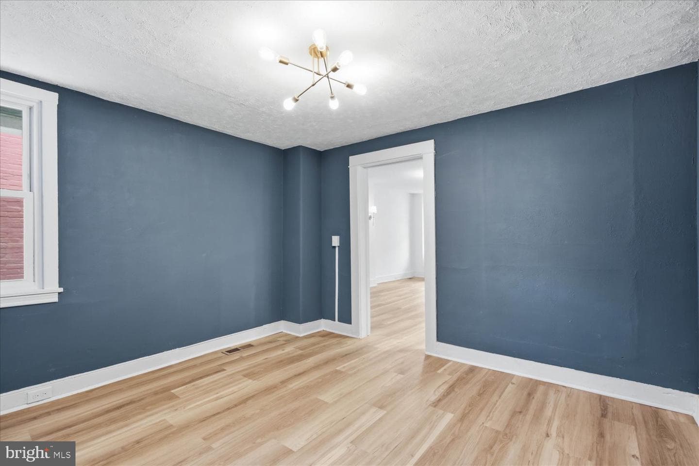 542 E Orange Street photo 20