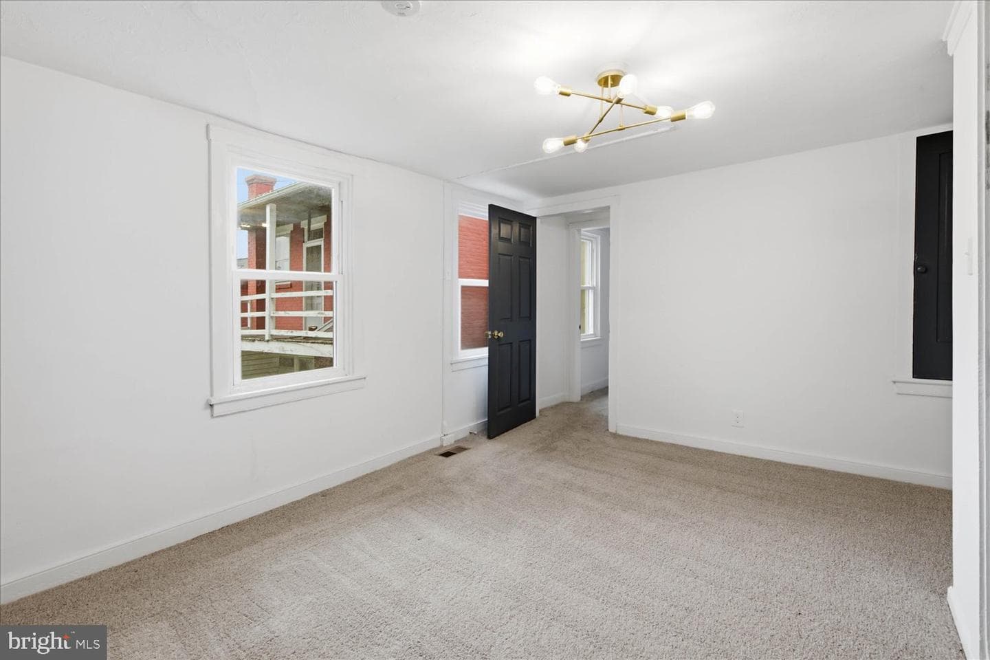 542 E Orange Street photo 27