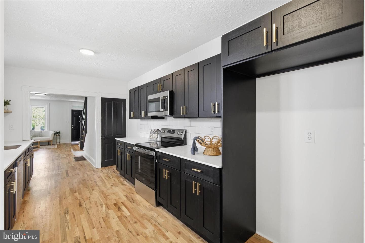 144 E Liberty Street photo 11