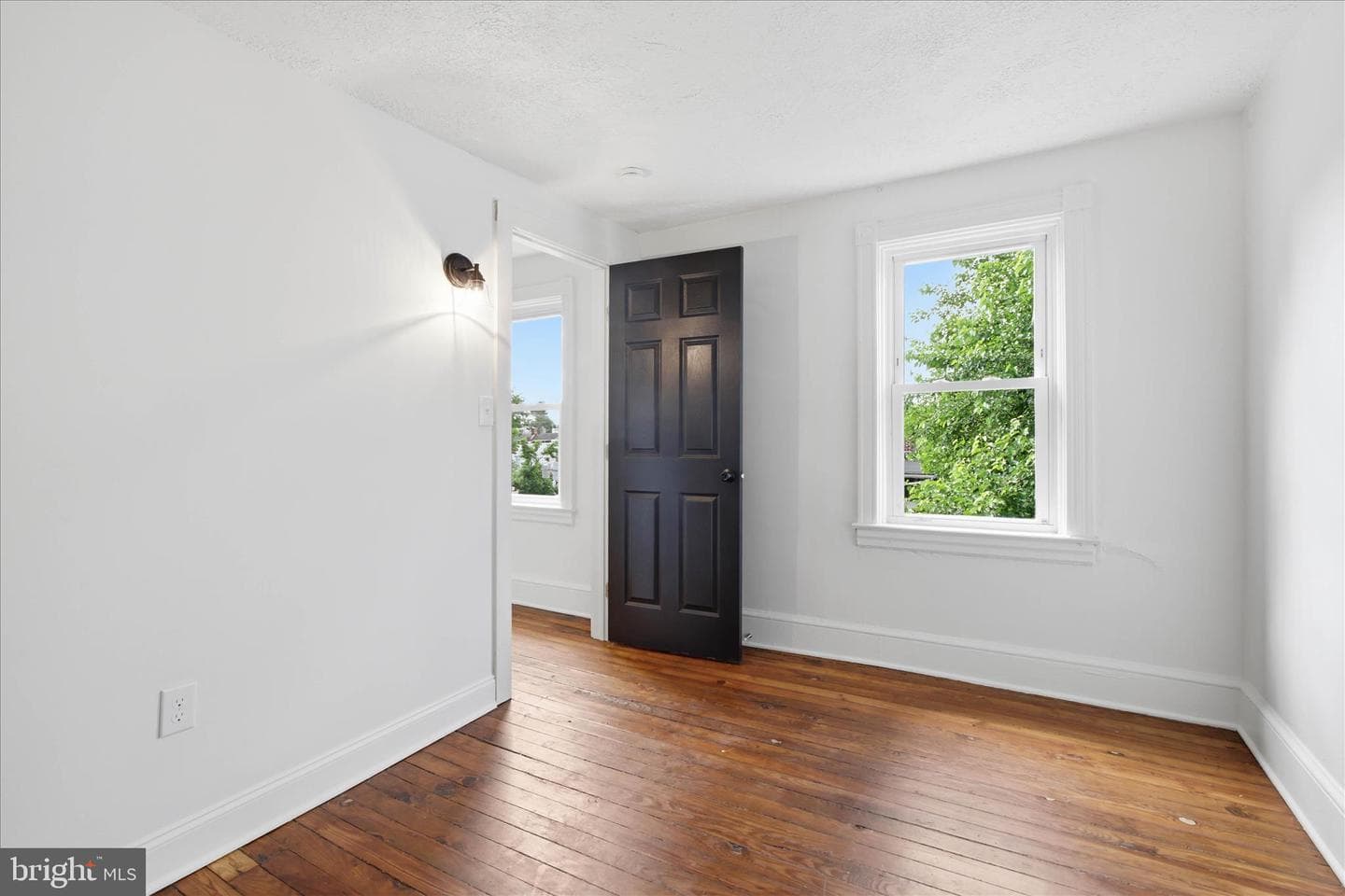 144 E Liberty Street photo 29