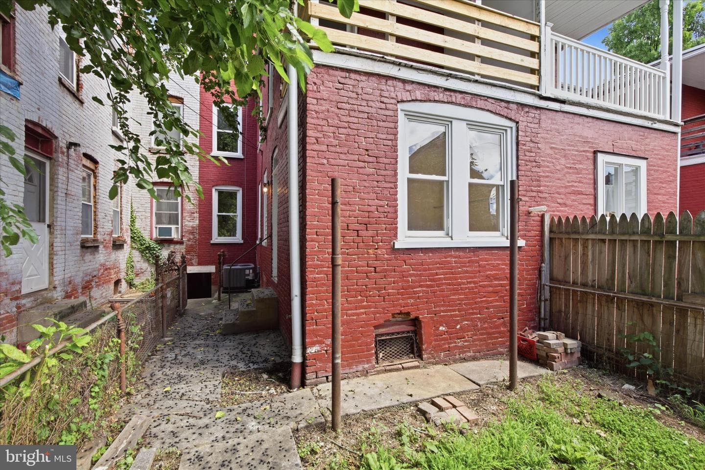 144 E Liberty Street photo 34