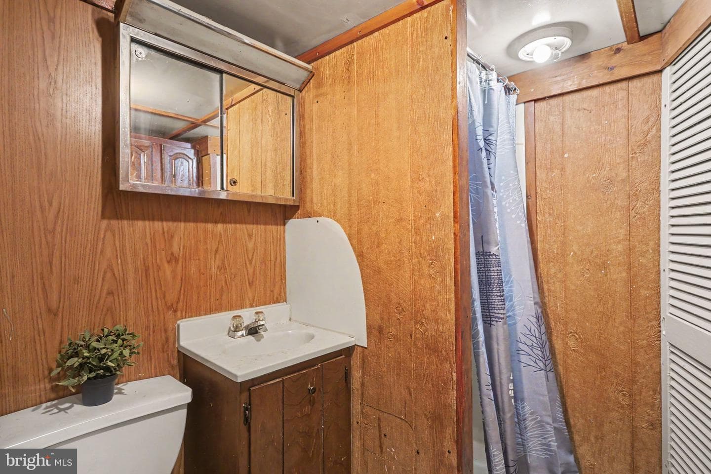 318 Linden Street photo 32