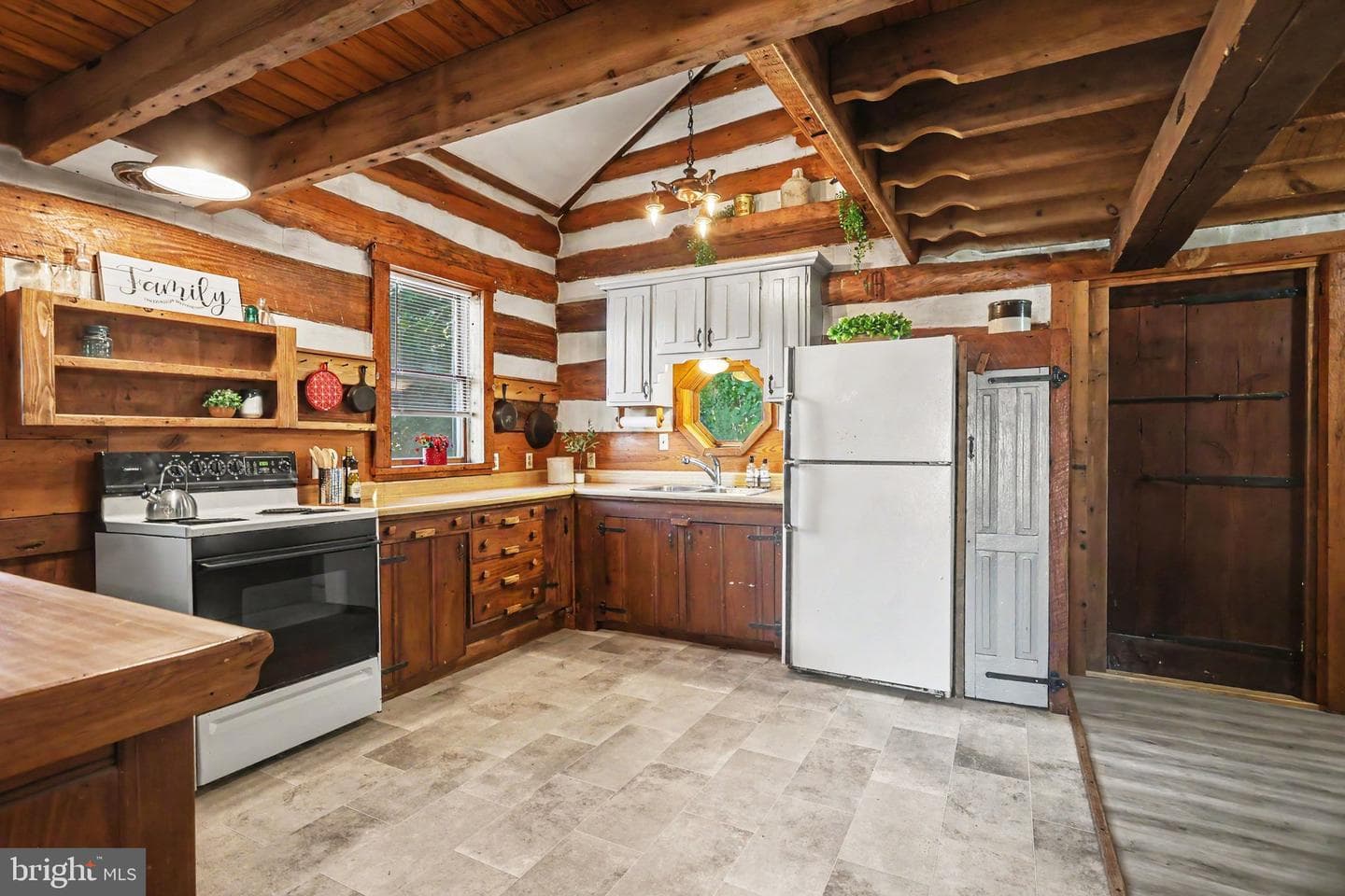 318 Linden Street photo 4