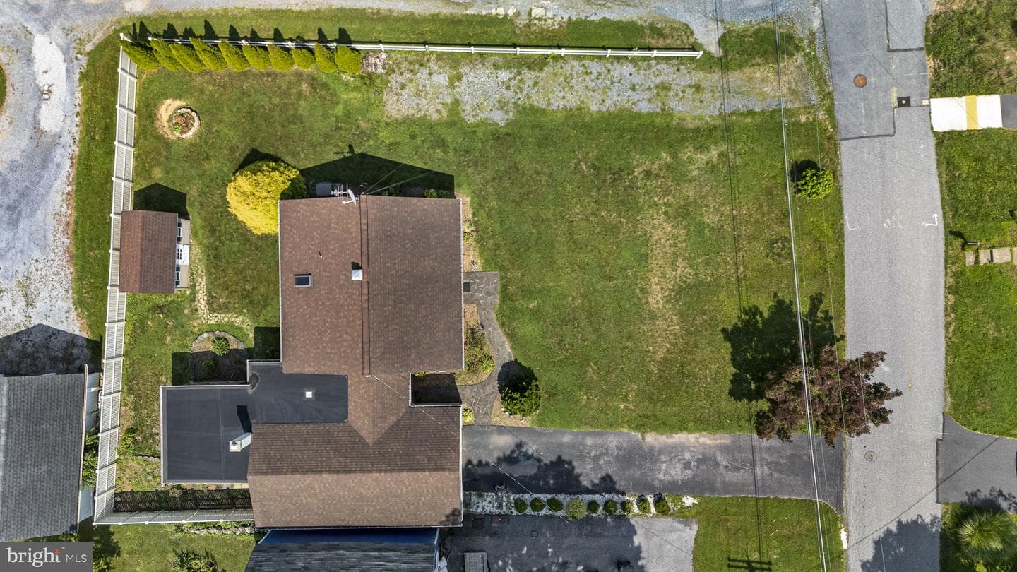 408 Elwyn Terrace photo 11