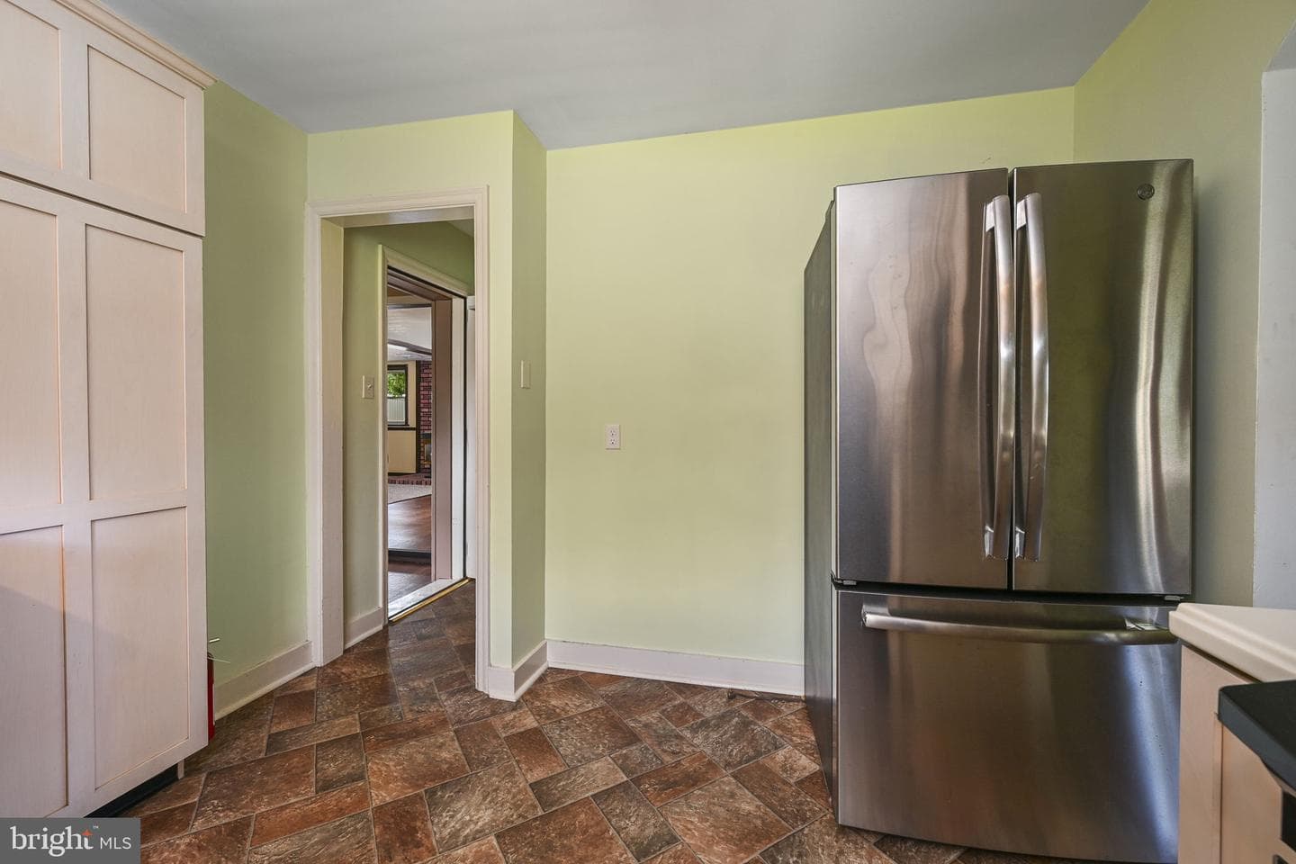 408 Elwyn Terrace photo 18