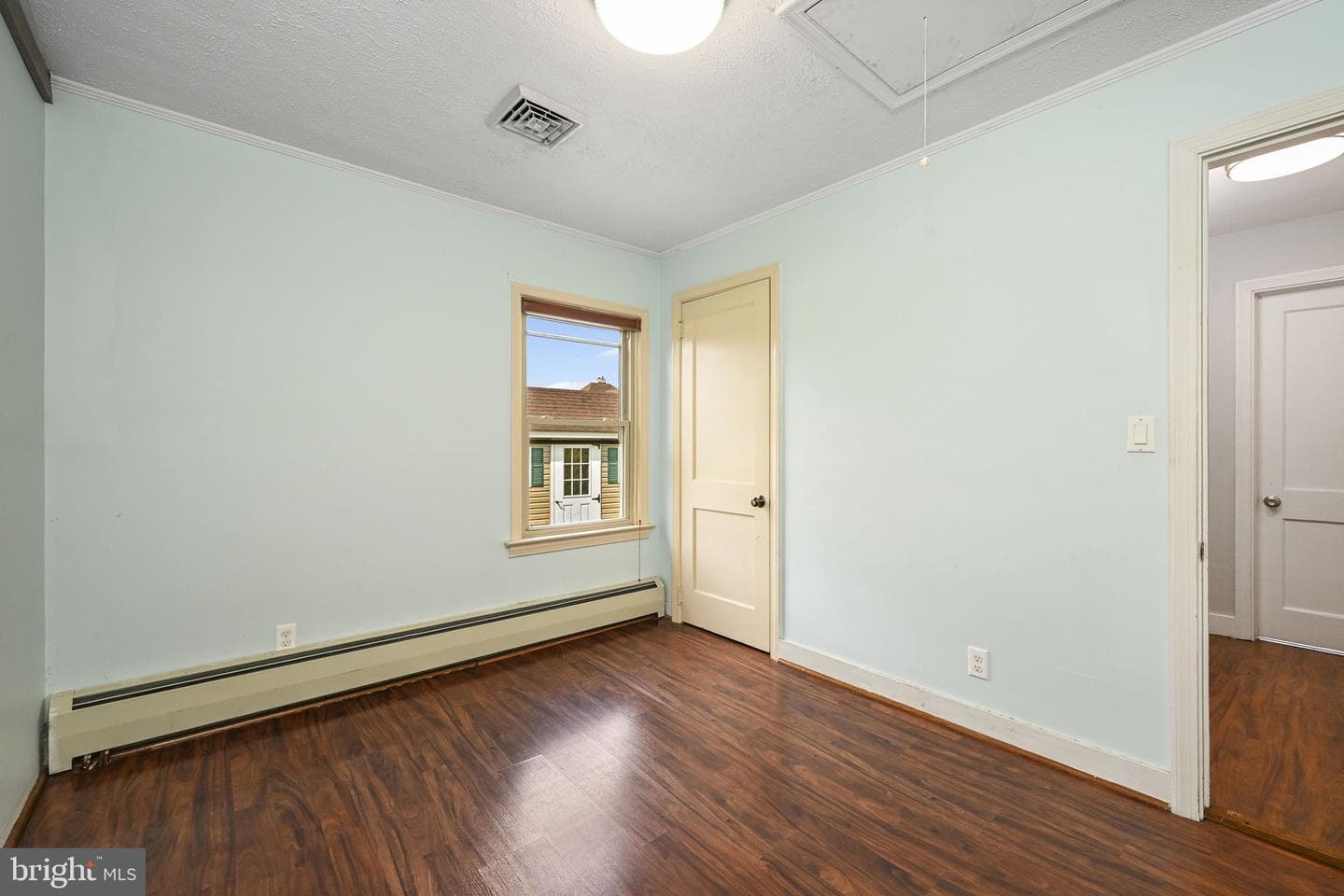 408 Elwyn Terrace photo 19