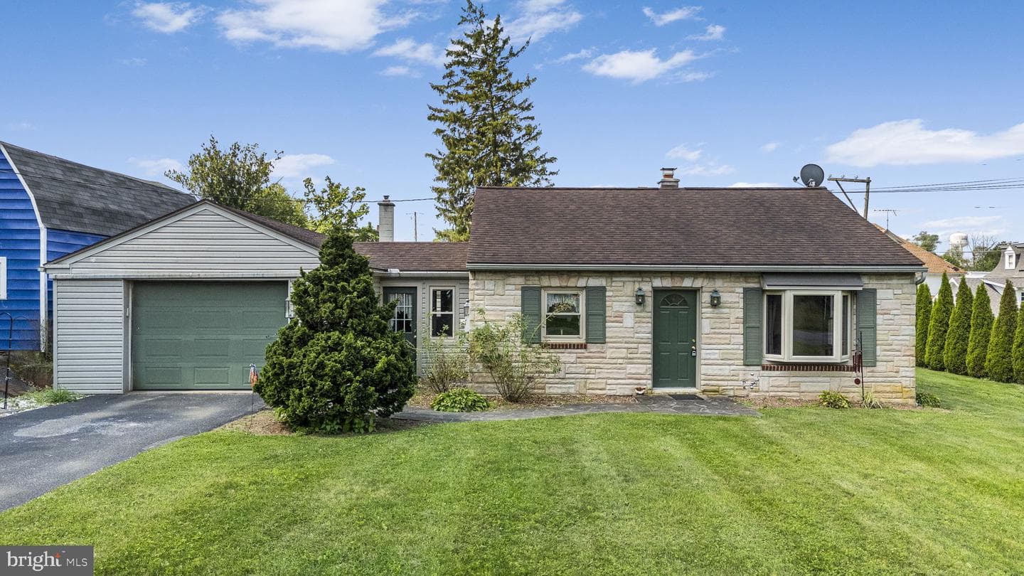 408 Elwyn Terrace photo 2