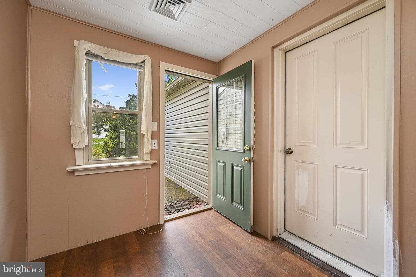 408 Elwyn Terrace photo 22