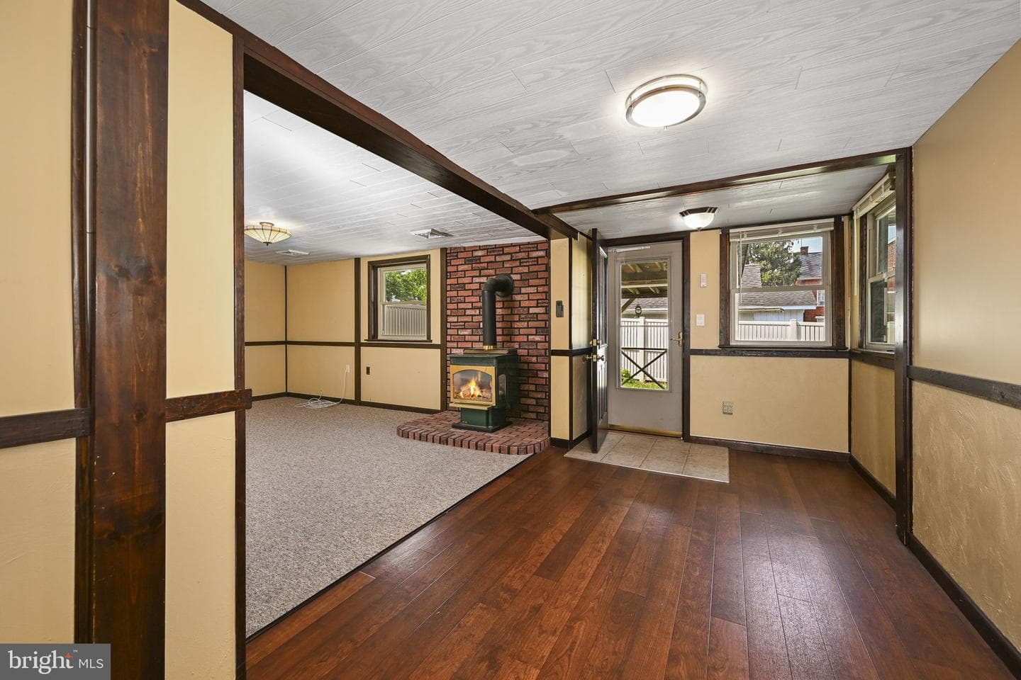408 Elwyn Terrace photo 23