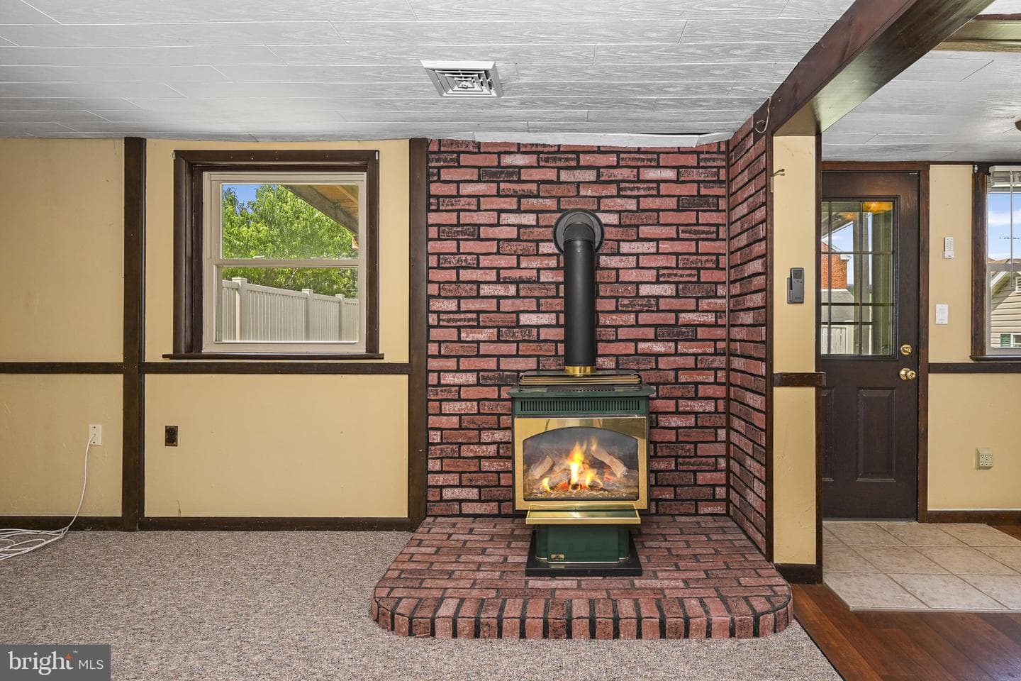 408 Elwyn Terrace photo 25