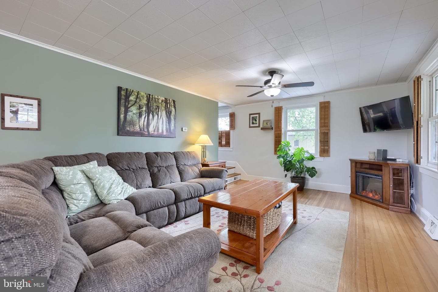 6045 Pine Street photo 12