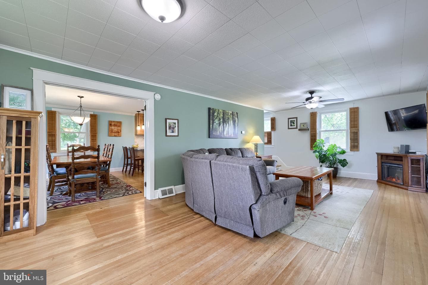 6045 Pine Street photo 15