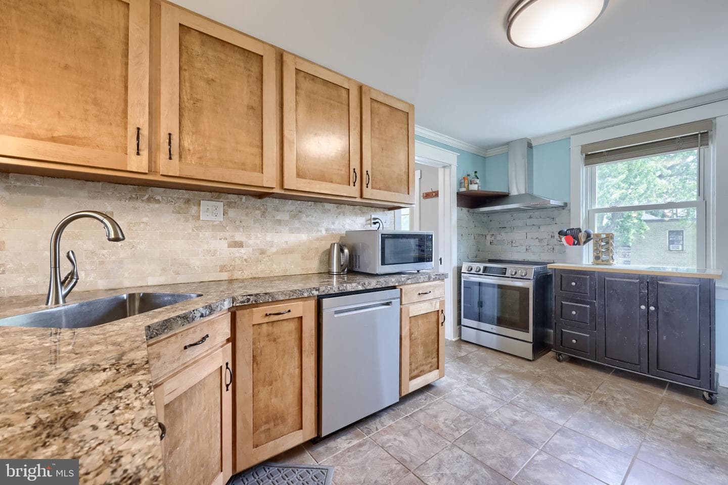 6045 Pine Street photo 24