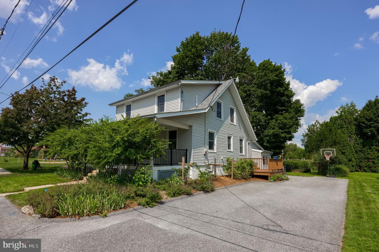6045 Pine Street photo 5