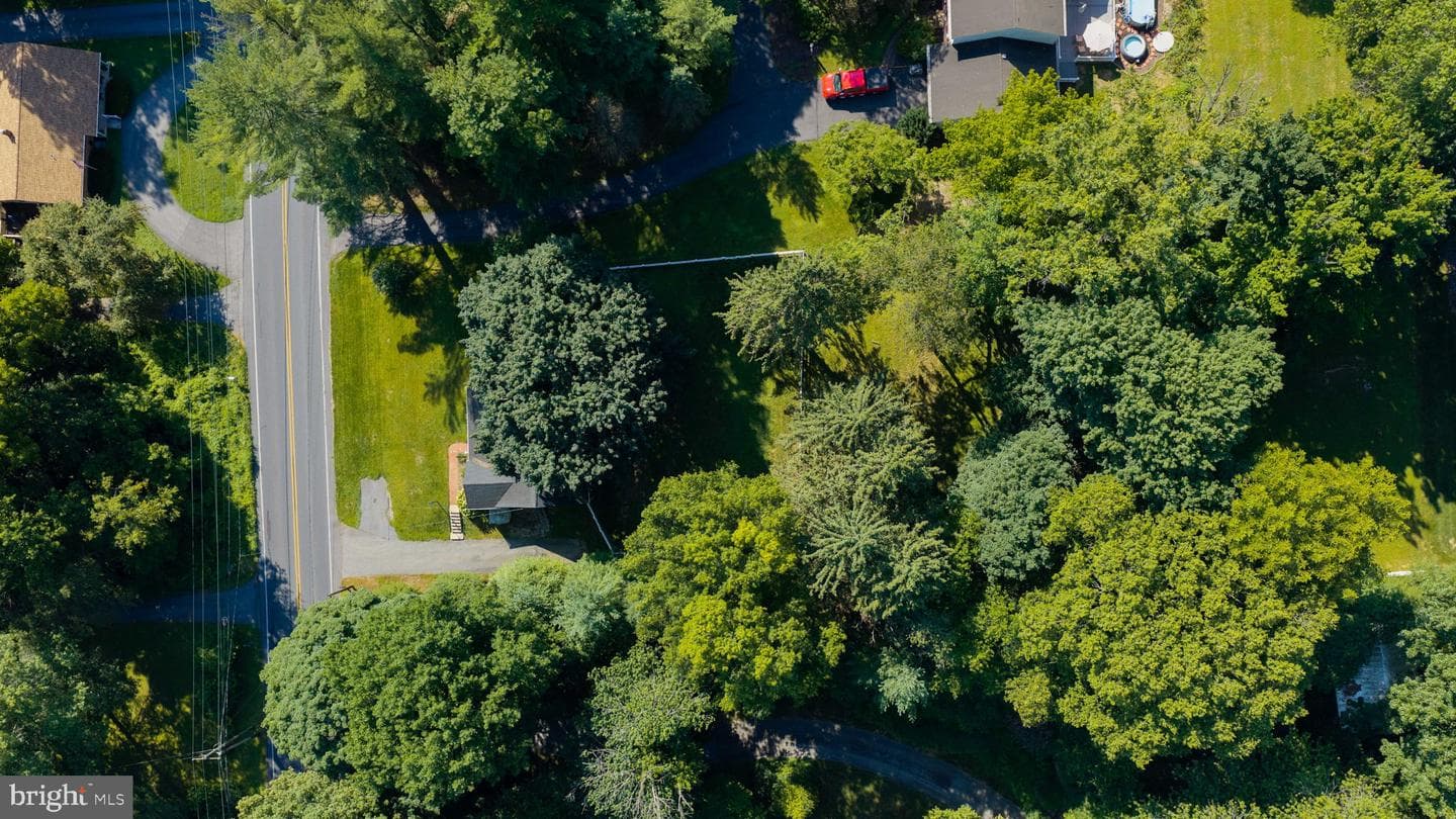 218 School House Road photo 37