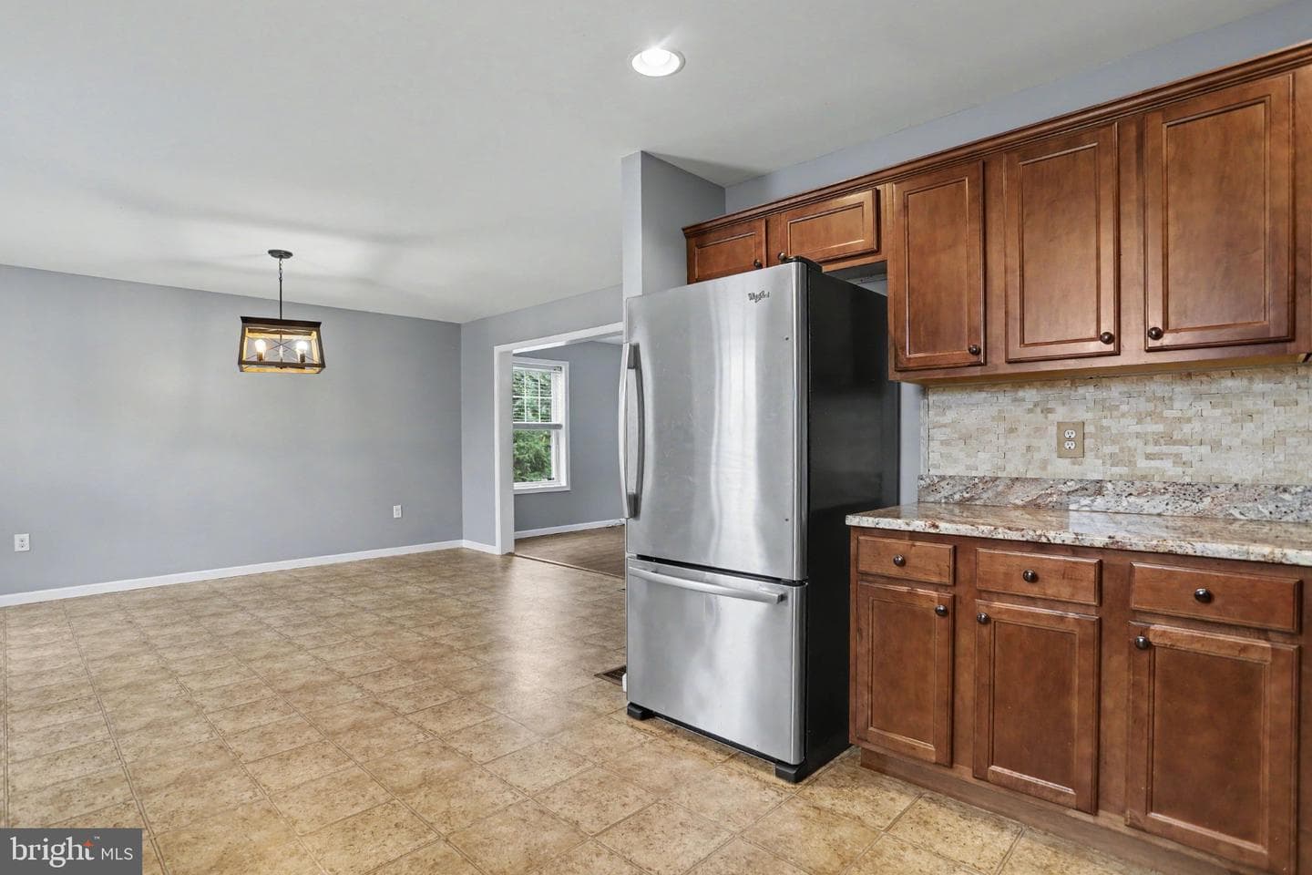239 Railroad Avenue photo 10