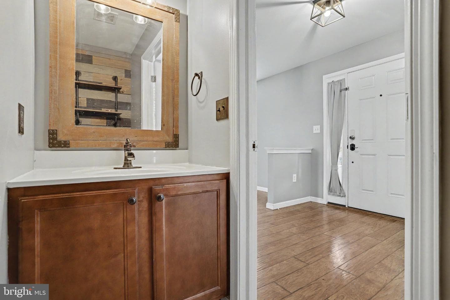 239 Railroad Avenue photo 12