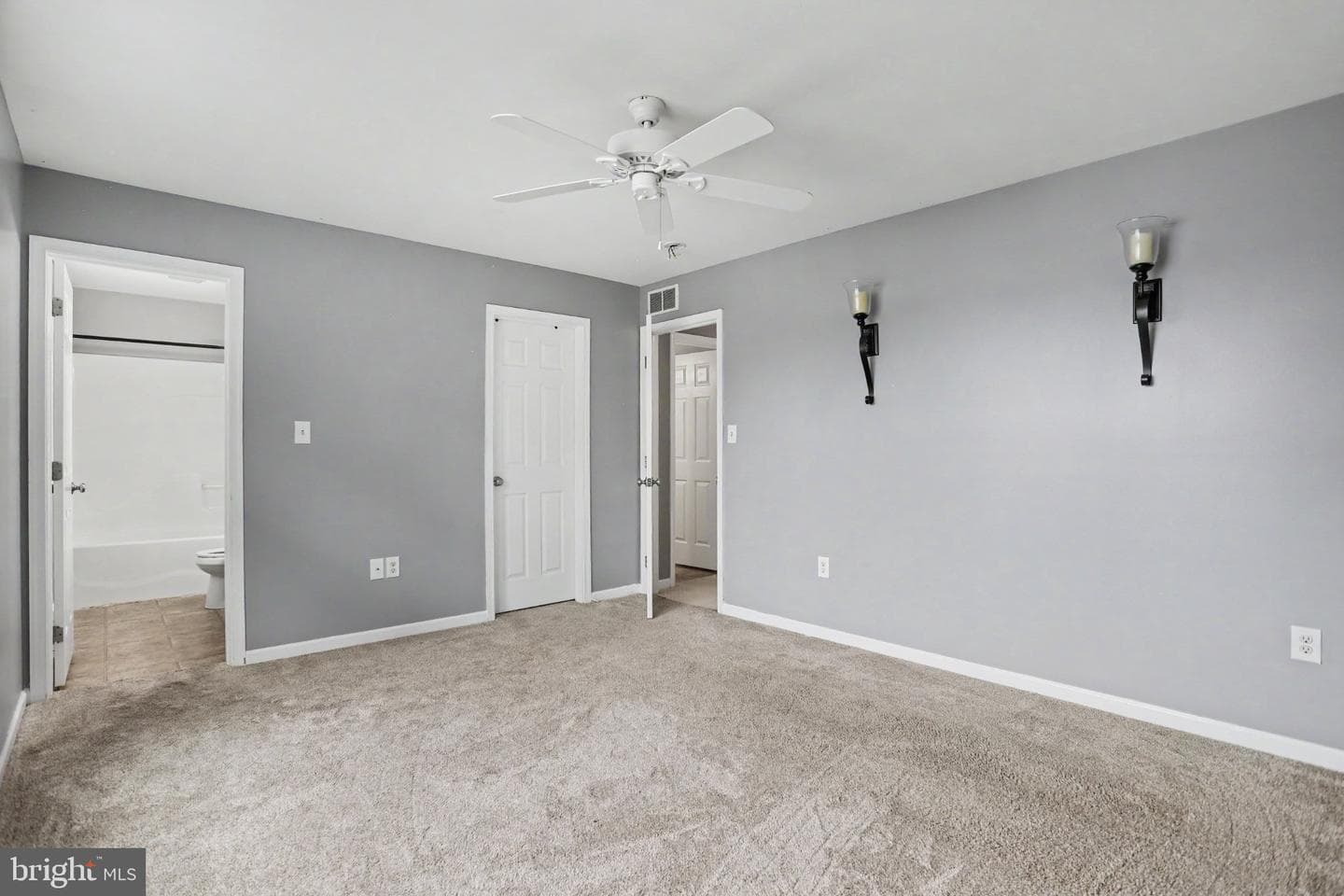 239 Railroad Avenue photo 14