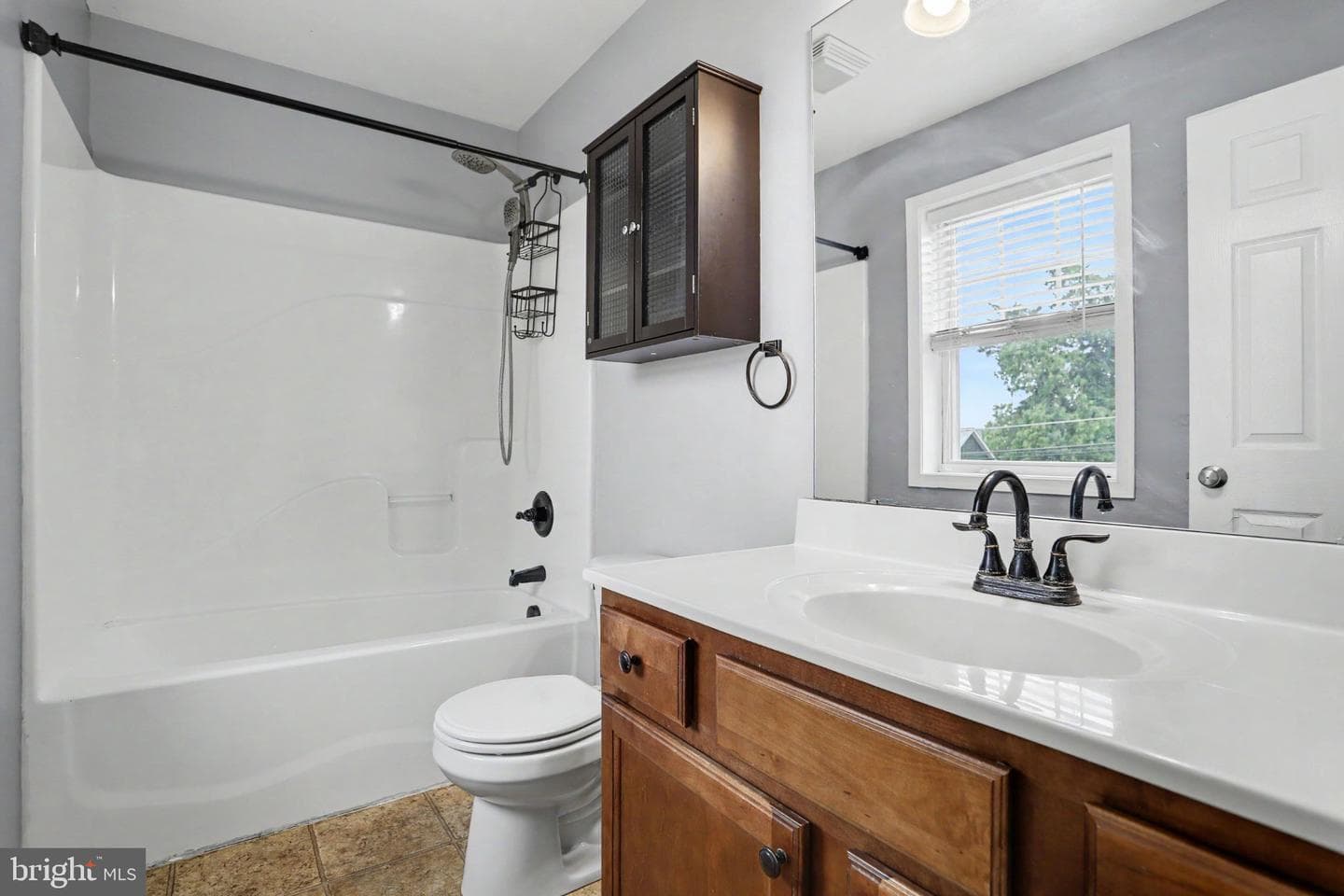 239 Railroad Avenue photo 16