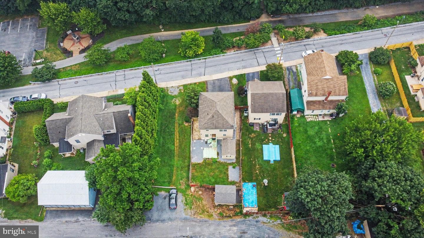 239 Railroad Avenue photo 32