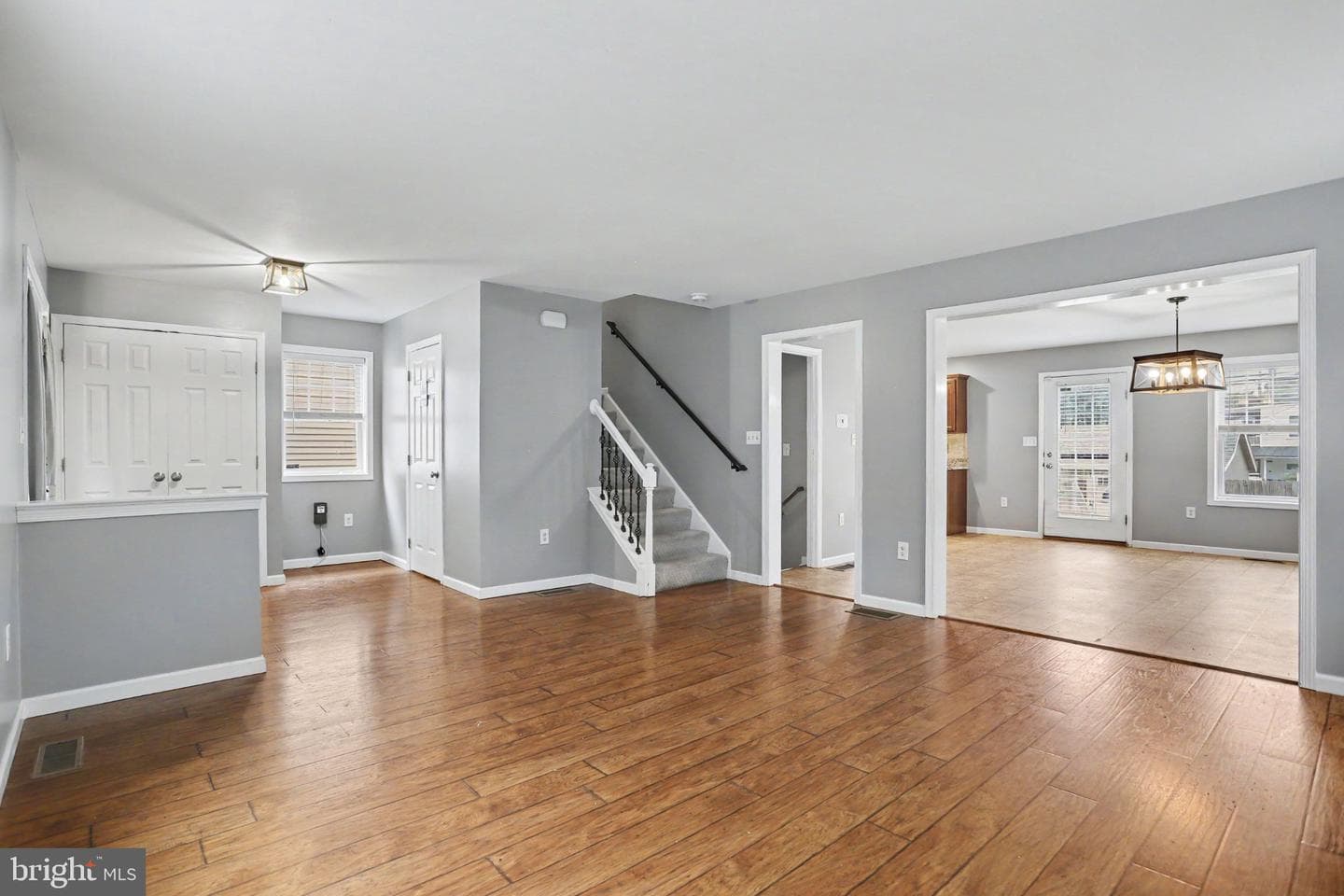239 Railroad Avenue photo 5