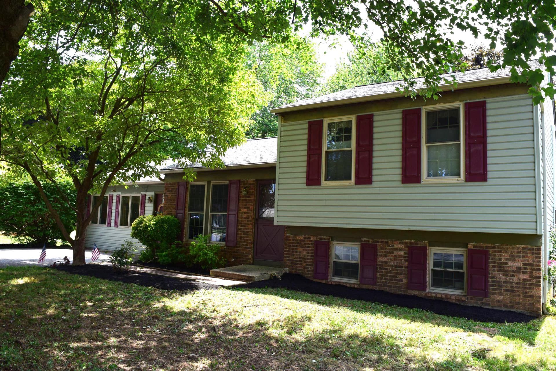156 Warren Way photo 2