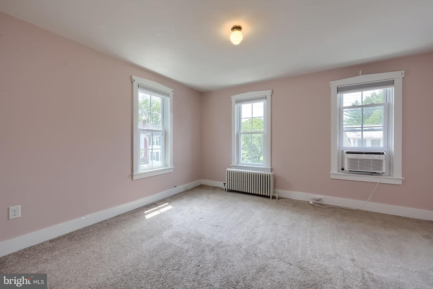 137 N Charlotte Street photo 27