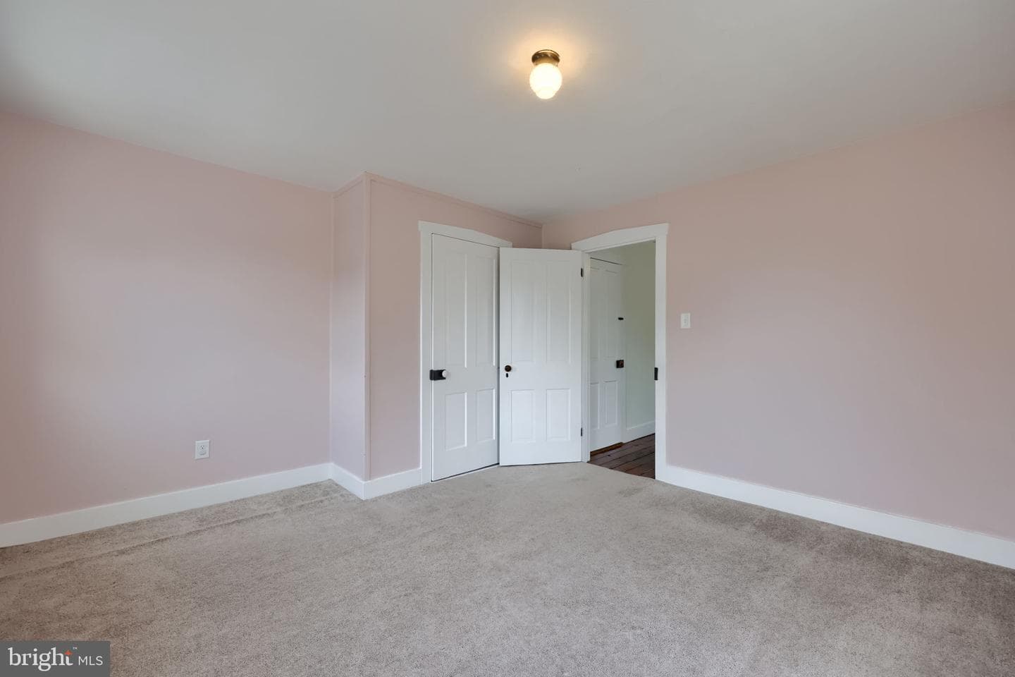 137 N Charlotte Street photo 28