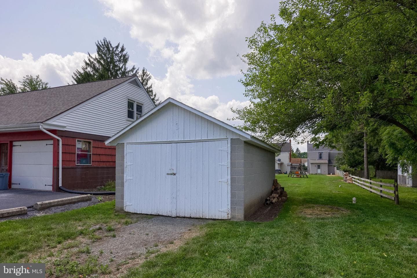 137 N Charlotte Street photo 29