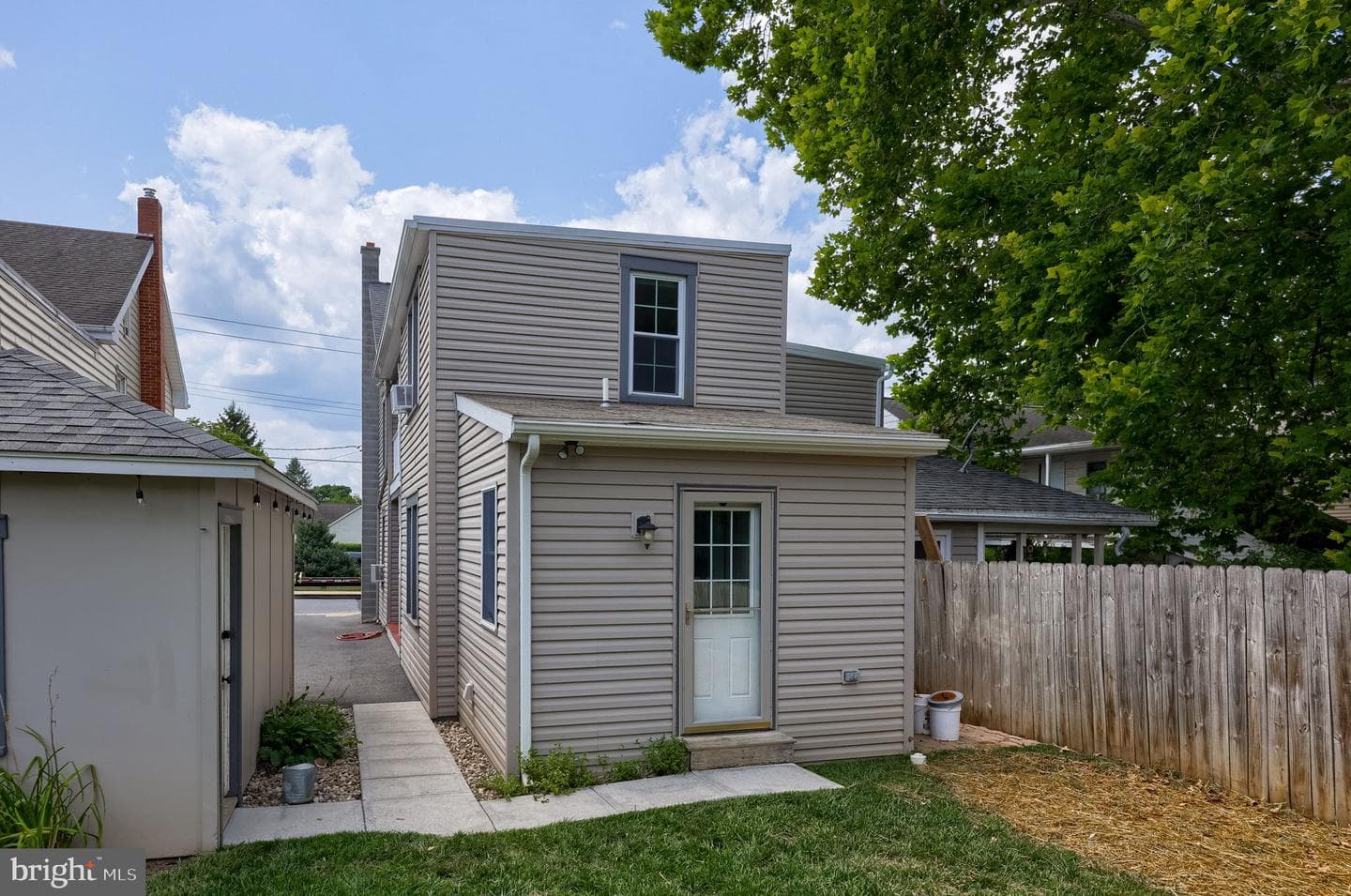 137 N Charlotte Street photo 34