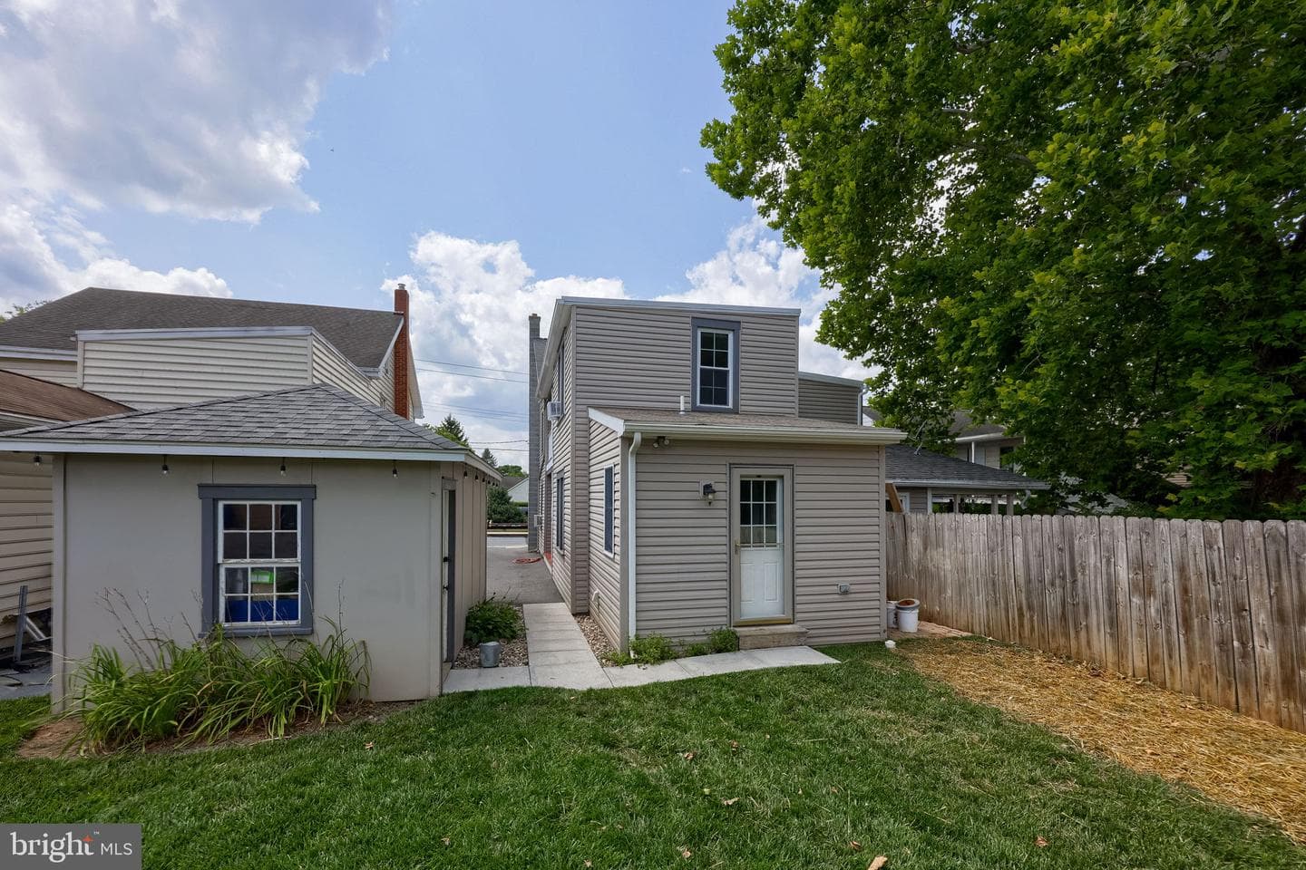 137 N Charlotte Street photo 35